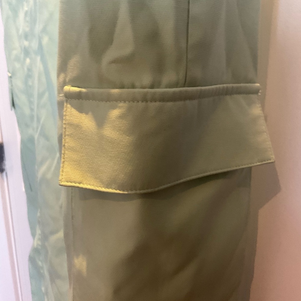 4th & Reckless Sage Green Cargo Trousers 30x31 NWOT - Picture 4 of 4